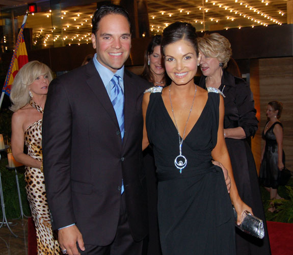 Mike piazza and his wife alicia hi-res stock photography and